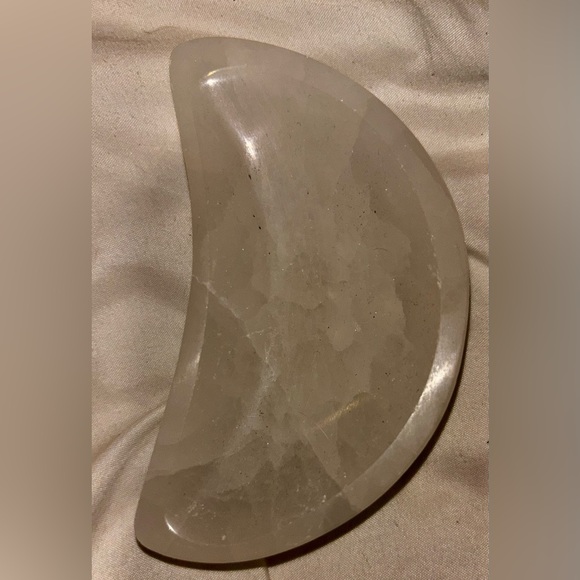 Heart-Shaped Crystal Bowls with Colorful Stones - Picture 4 of 5